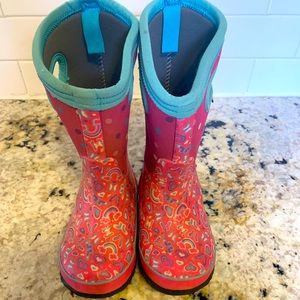 Butterfly and rainbow Bogs 🌈